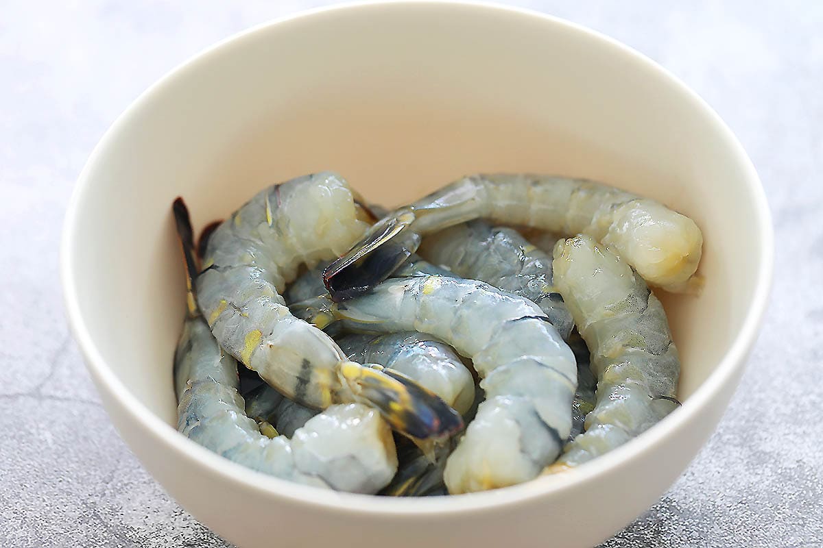 Shrimp in a bowl.