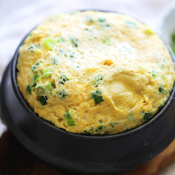 Easy Korean steamed egg recipe with scallions.