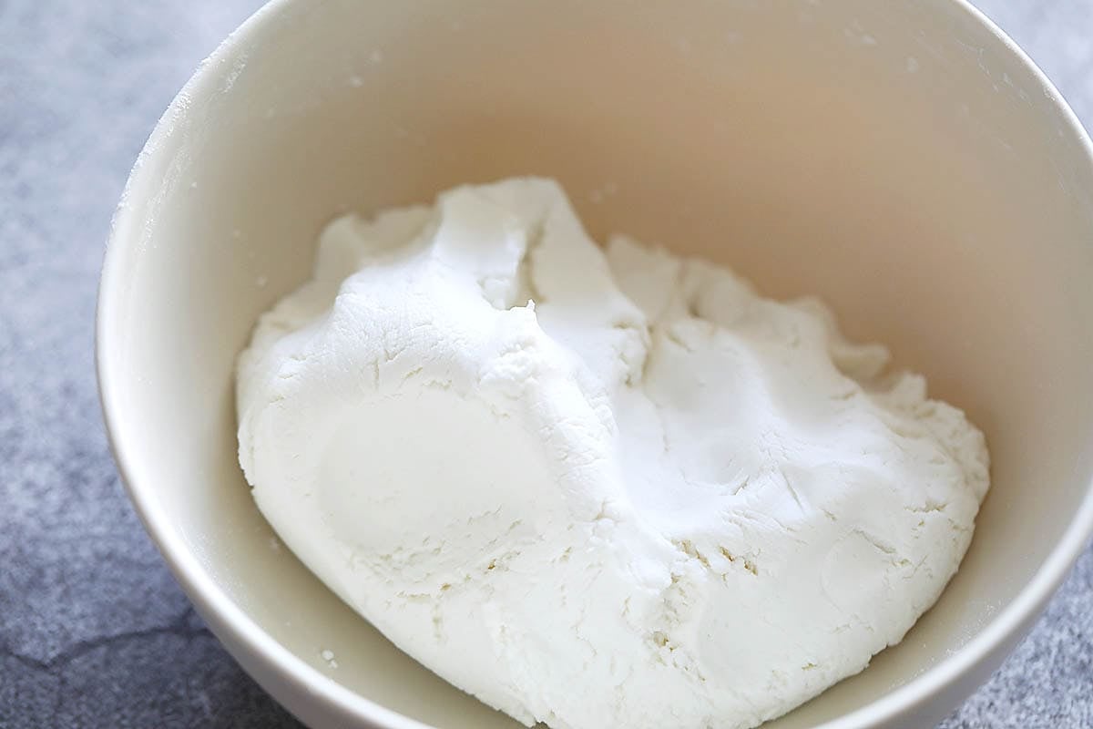 Rice dumpling dough in a bowl.