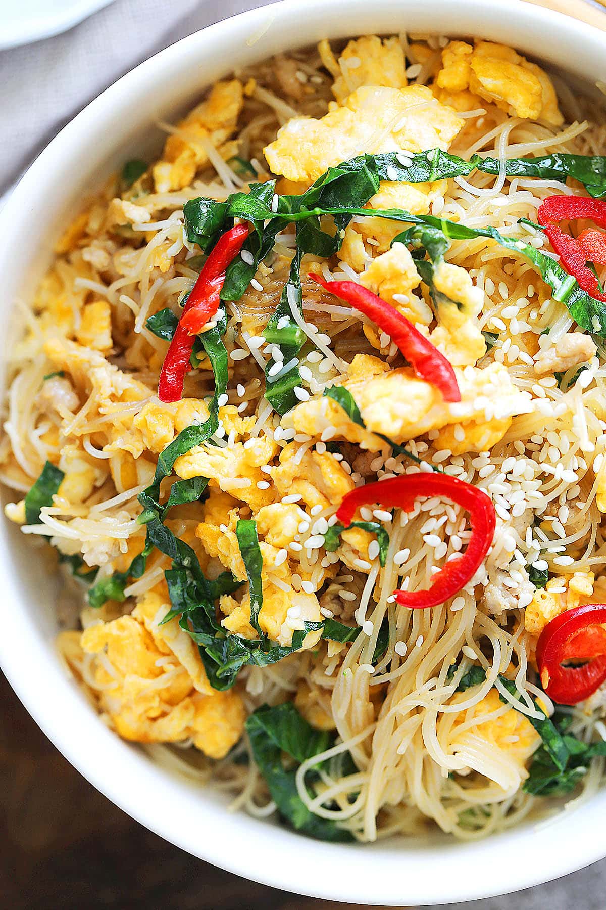 Chinese egg fried noodles recipe with soy sauce and oyster sauce.