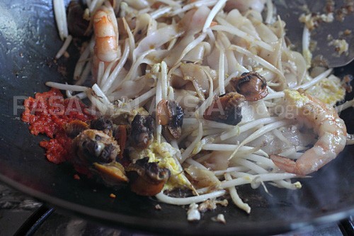 Penang Fried Flat Noodles - Char Kuey Teow - Rasa Malaysia