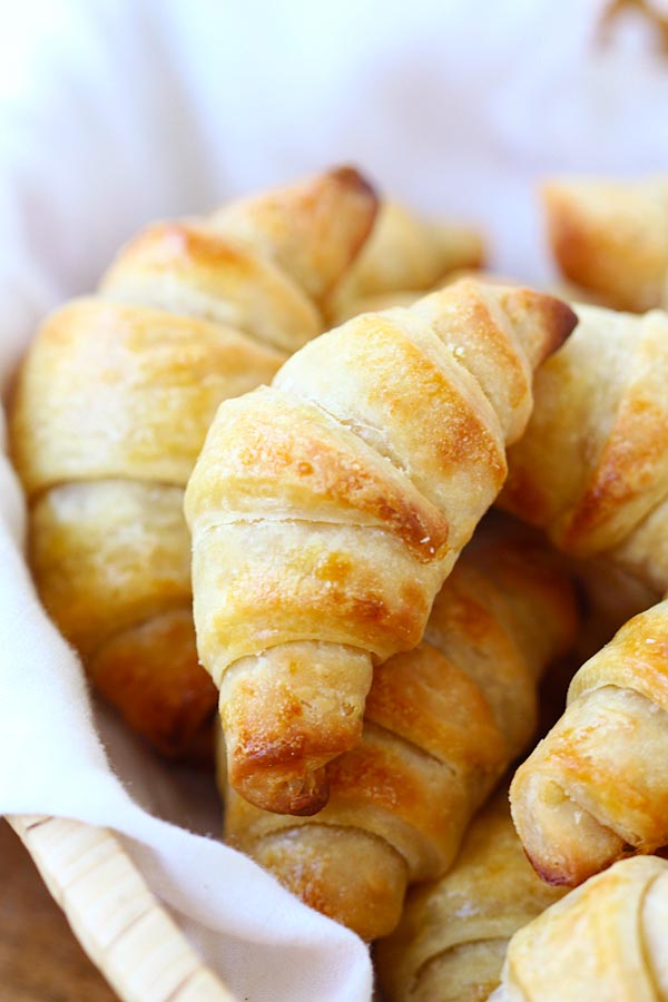 Easy and delicious homemade crescent rolls recipe.