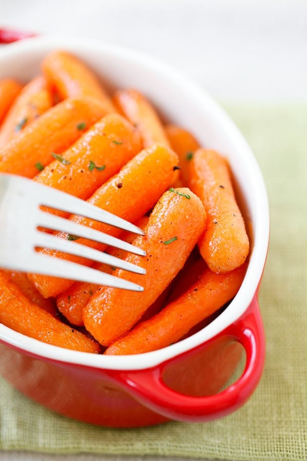 Maple-Butter Roasted Baby Carrots (The Best Recipe!) - Rasa Malaysia