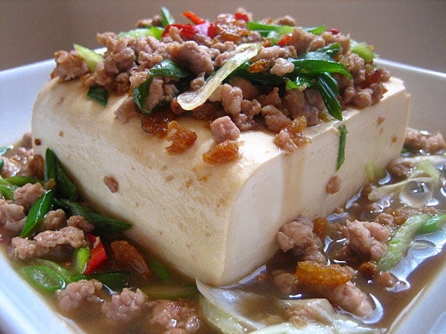 Steamed Tofu with Ground Pork - silkly tofu with generous toppings of ground pork, dried shrimp and fresh scallions. | rasamalaysia.com